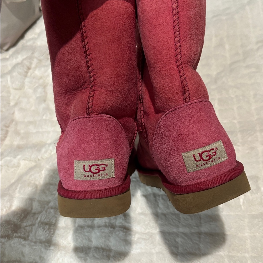 UGG Classic Short Boot - Picture 5 of 8